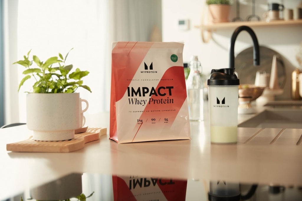 myprotein-impact-whey-protein-powder-5-5-4.jpg
