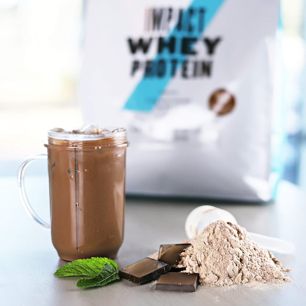myprotein-impact-whey-protein-powder-cho-4.jpg