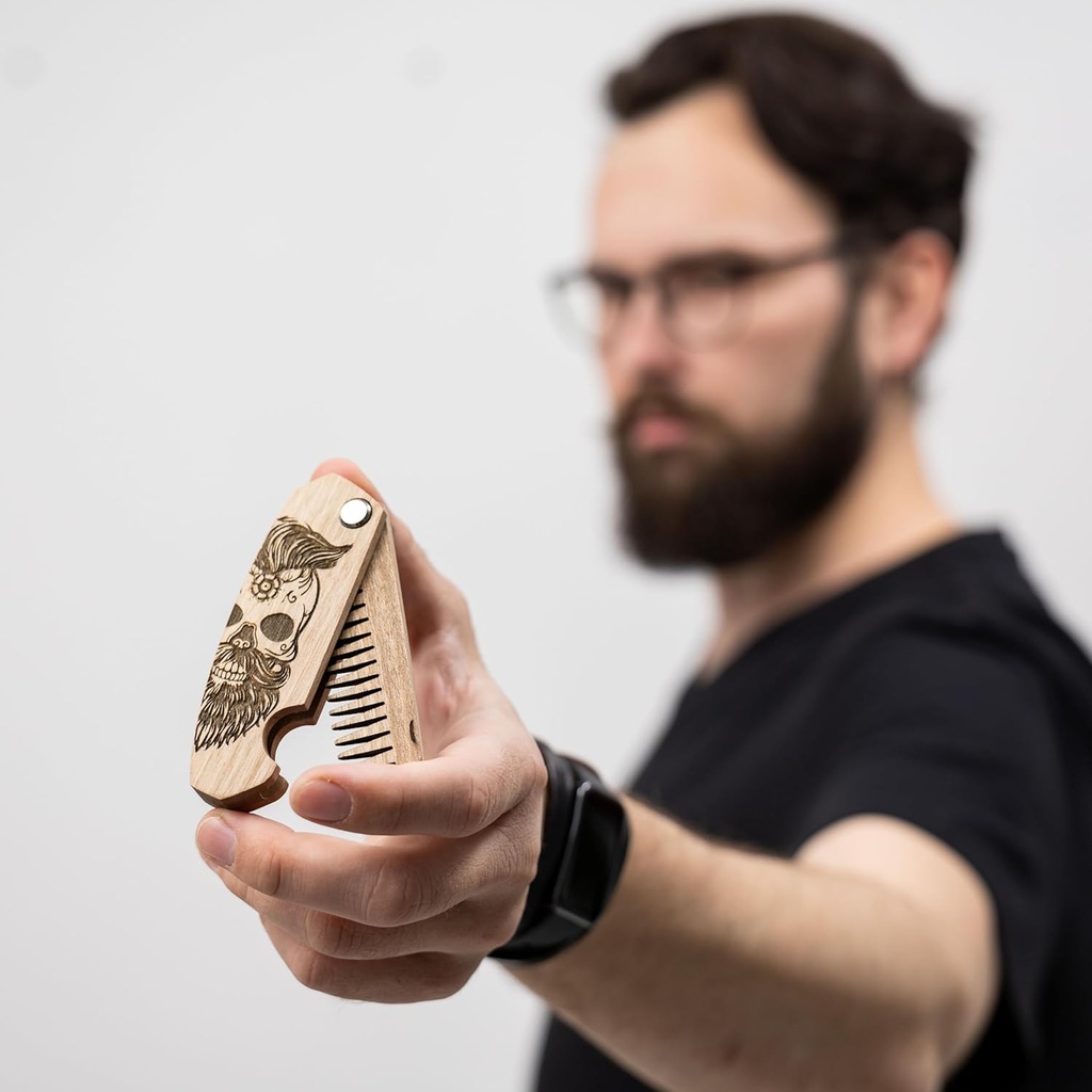 enjoy-the-wood-beard-comb-for-men-foldin-2.jpg