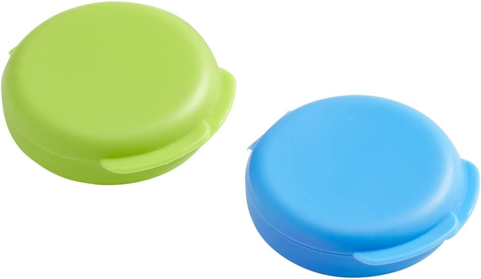 EZY DOSE dagelijkse ronde, compact, klein, discrete, draagbare On-The-Go Pocket Pharmacy, pil Box, Organisator en vitamine containers, Snap Shut Lids, Reizen vriendelijk, Blauw en Groen, 2 Pack, BPA Gratis