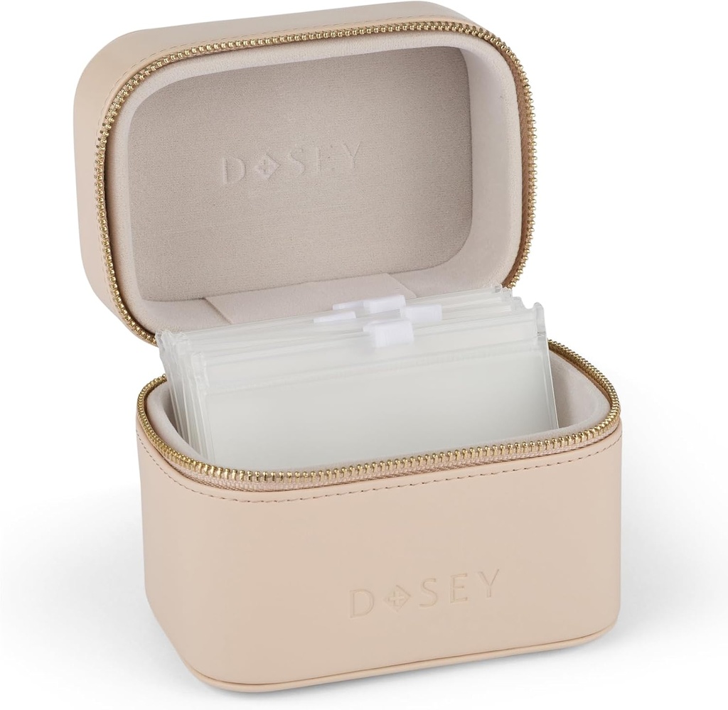 Dosey Travel Pill Case & Easy-Slide Pill Pouchs - Vegan Leather Daily Pill Organizer avec 7 poches de pilules hermétiques pour l'entreposage et la protection de la médecine - Stylish Pill Sorter & Medicating Organizer- LATTE