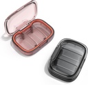 2 Pack 3 Compartiment Petite boîte à pilules, Housse de preuve d'humidité, Organisateur de pilules de voyage pour la purée de poche, Boîte quotidienne à vitamines, Boîte à huile de poisson, Boîte de supplément (Black+Orange)