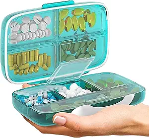 Travel pil Organizer - Luchtdichte geneeskunde geval voor reizen Portable Pharmacy Box met labels Vitamine Container 8 Compartiment Supplement Medication Holder Grote capaciteit Dagelijks (Groen)